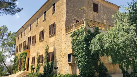 Herrenhaus Els Calderes-placeholder